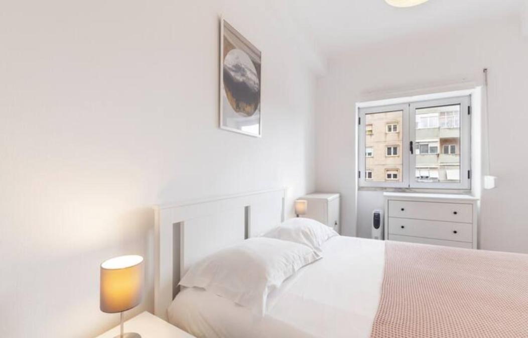 Beautiful 1 Bedroom Apartment Near Benfica リスボン エクステリア 写真