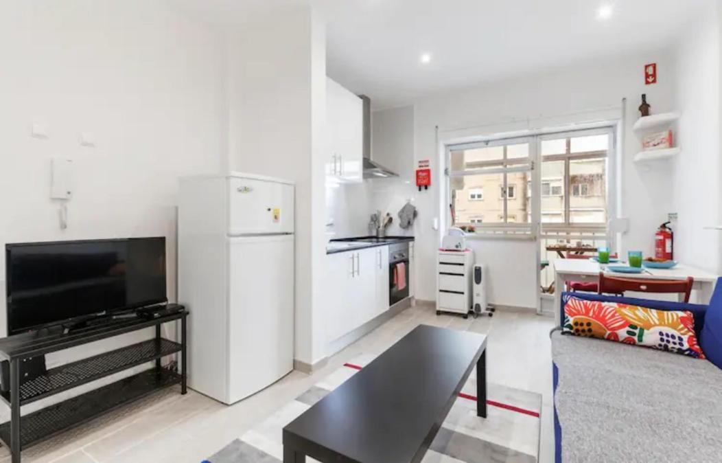 Beautiful 1 Bedroom Apartment Near Benfica リスボン エクステリア 写真